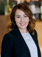 Erin R. Robak
