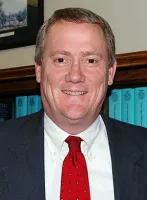 Eric L Lindstrom