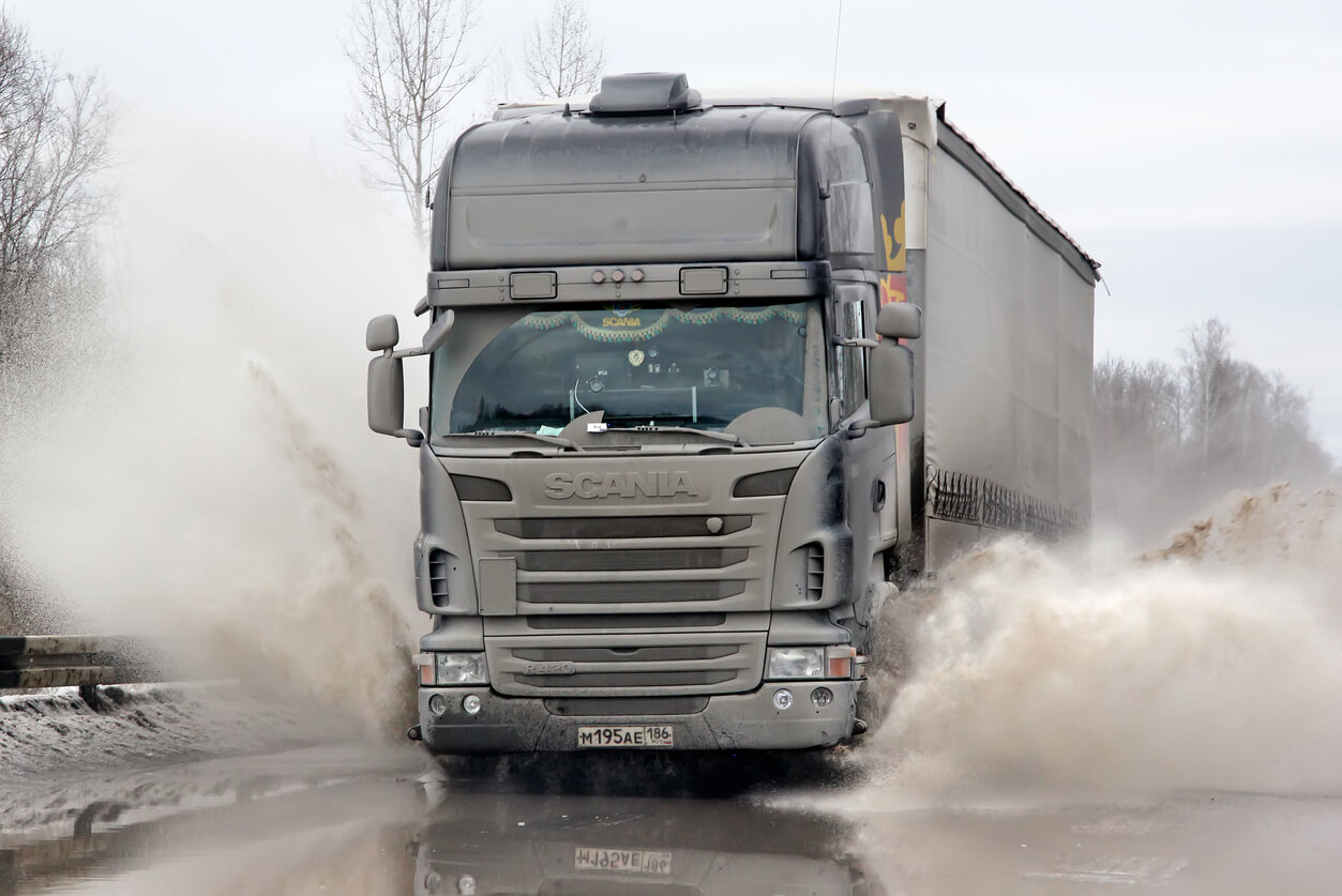 Can Wind Cause SemiTruck Accidents in Michigan?